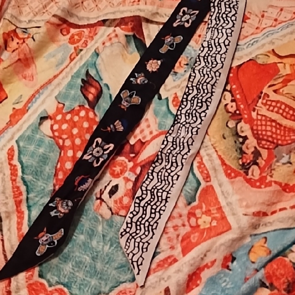Floral Embroidered Black and White Scarf Twilly